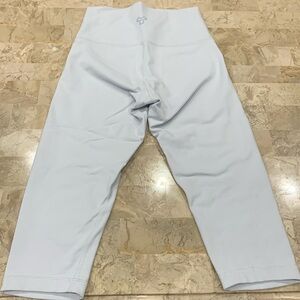 ❤️ TNA Light Grey Cropped Leggings